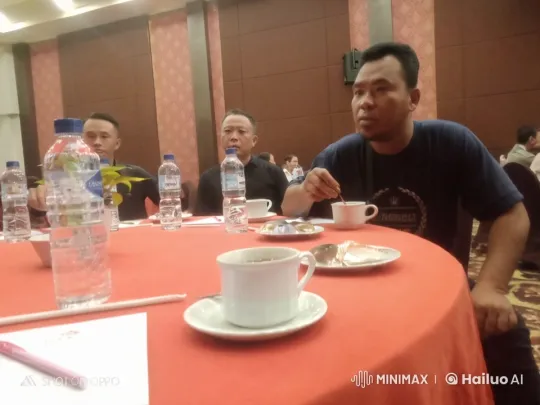 Unexpected Kungfu Showdown in Conference Room – AI Generated Video | Hailuo AI
