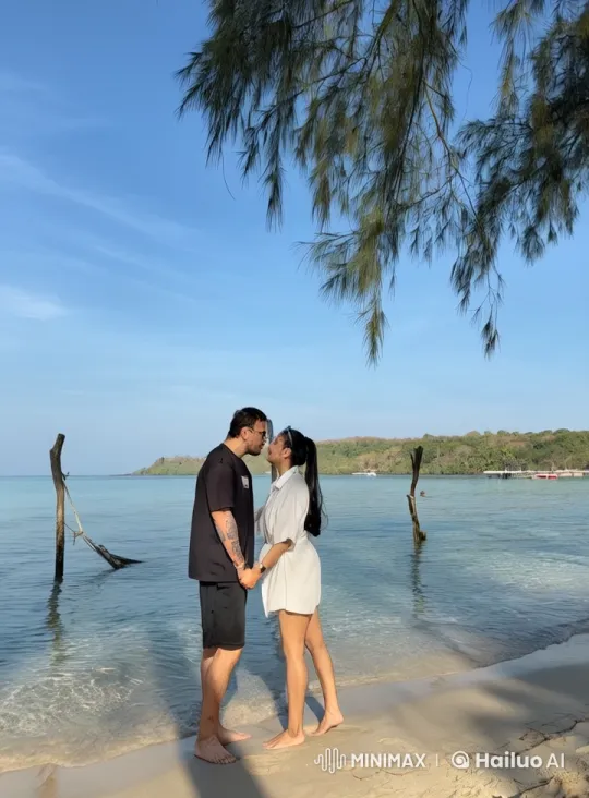 Couples Kungfu Display on Serene Beach – AI Generated Video | Hailuo AI