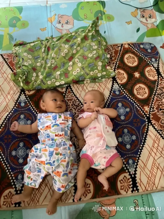 Babies Playfully Mimic Kung Fu on Animated Mat – AI Generated Video | Hailuo AI