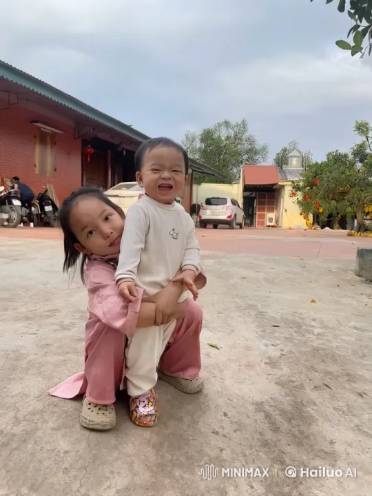 Playful Kids' Mock Battle in Courtyard Setting – AI Generated Video | Hailuo AI