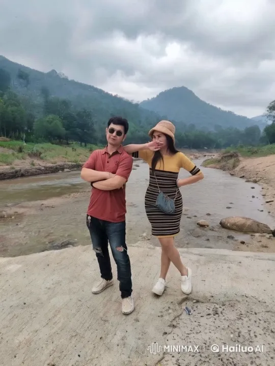 Martial Arts Duo Showcases Skills in Scenic Mountain Setting – AI Generated Video | Hailuo AI