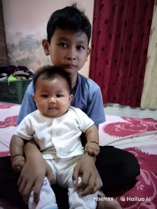 Child and Baby Display Martial Arts Mastery in Cozy Room – AI Generated Video | Hailuo AI