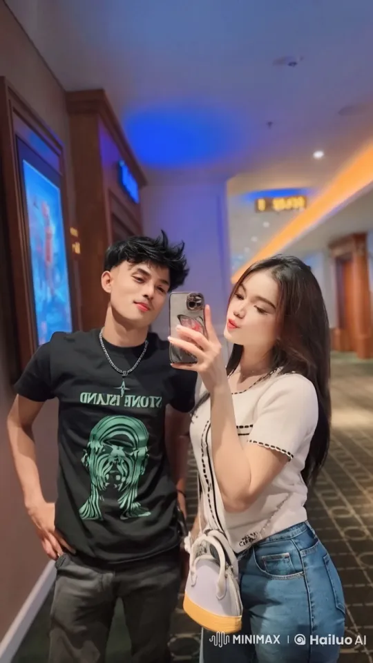 Couple Engages in Playful Kung Fu Duel – AI Generated Video | Hailuo AI