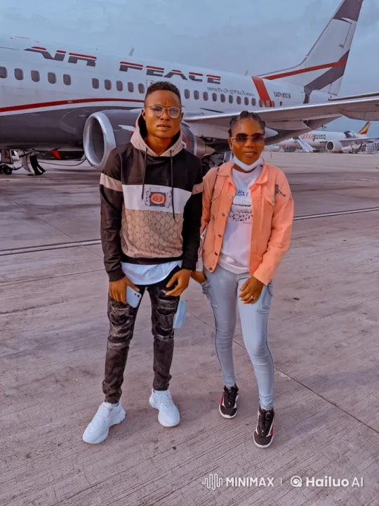 Airport Tarmac Kung Fu Battle: Hoodie vs. Peach Jacket – AI Generated Video | Hailuo AI