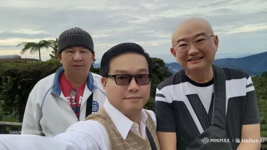Outdoor Kung Fu Fight in Scenic Mountain Setting – AI Generated Video | Hailuo AI