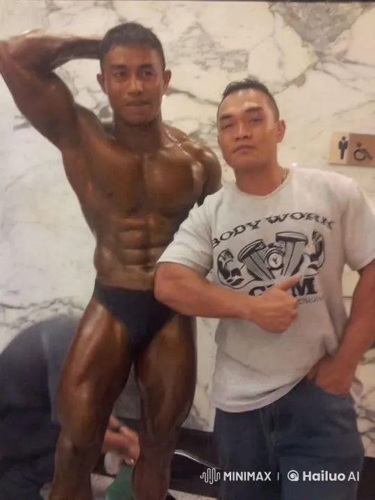 Bodybuilders Showcase Muscles in Confident Poses – AI Generated Video | Hailuo AI