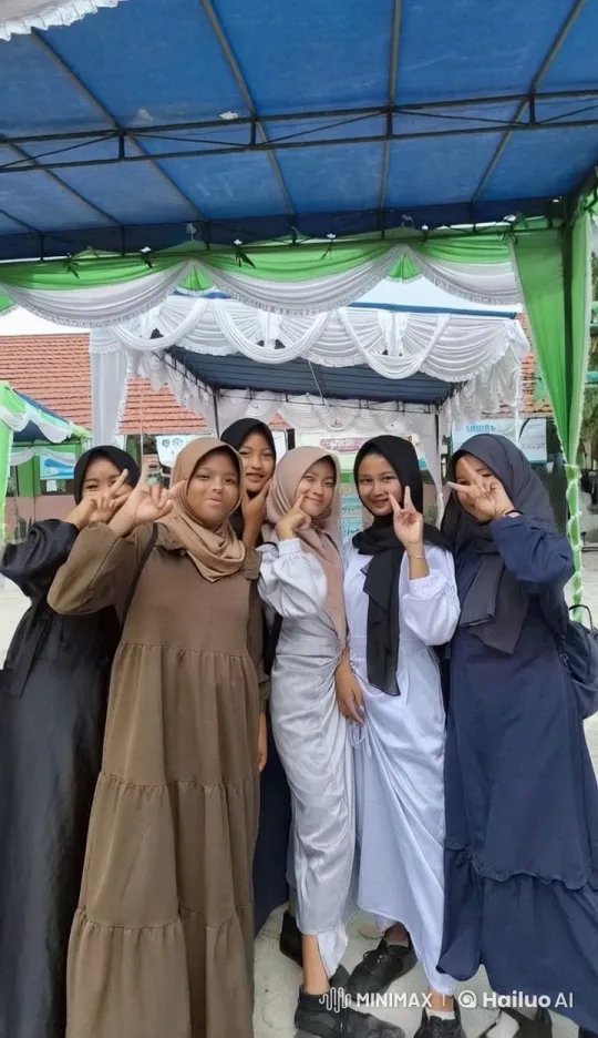 Cheerful Women in Abayas Pose Under Canopy – AI Generated Video | Hailuo AI