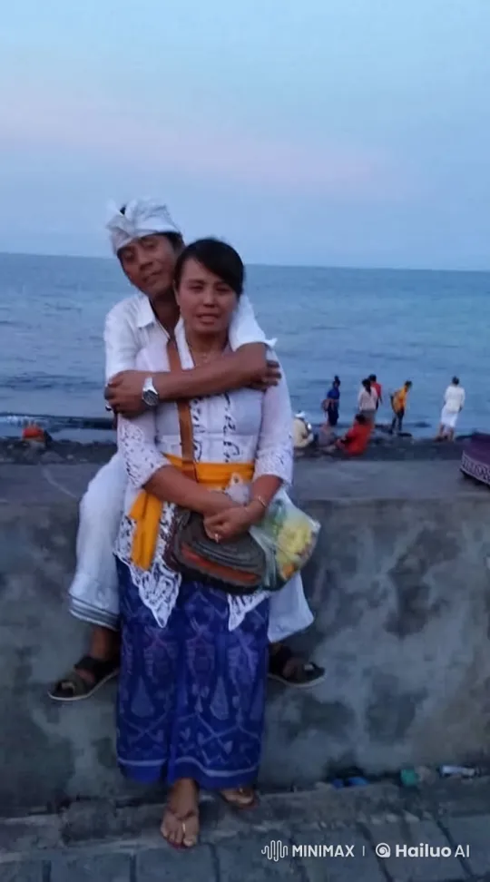 Traditional Attire Kungfu Couple on Serene Beach – AI Generated Video | Hailuo AI