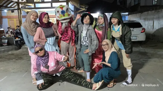 Lively Outdoor Kung-Fu Performance by Costumed Friends – AI Generated Video | Hailuo AI