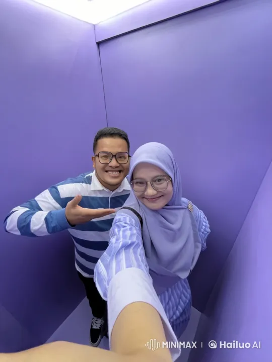 Purple Room Kung Fu Fight: Striped Shirt vs. Blue Headscarf – AI Generated Video | Hailuo AI