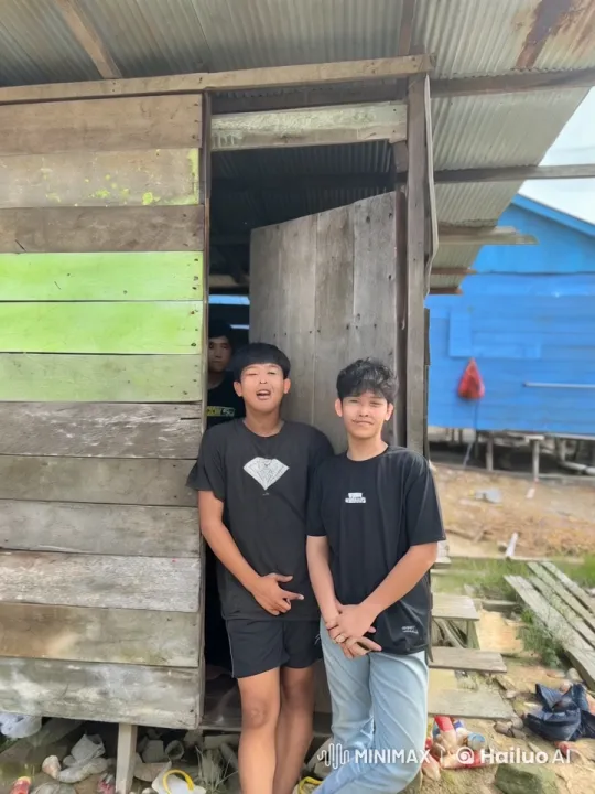 Young Men Practice Wing Chun Kung Fu in Rustic Setting – AI Generated Video | Hailuo AI