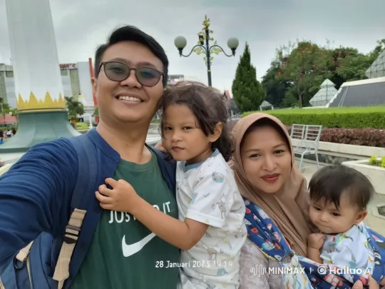 Family Dance in Front of Monument on Special Day – AI Generated Video | Hailuo AI