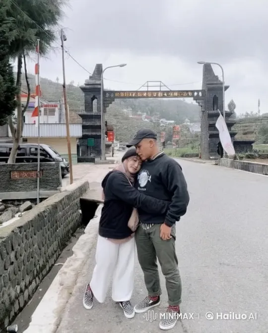 Couple Practicing Kungfu in Front of Gateway – AI Generated Video | Hailuo AI