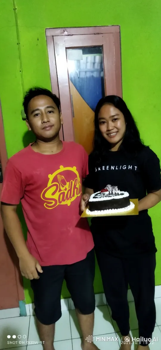 Kungfu Duel in Brightly Lit Room with Cake – AI Generated Video | Hailuo AI