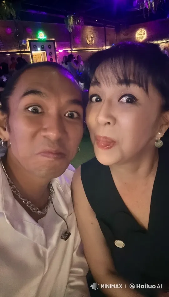 Kungfu in a Lively Nightclub Setting – AI Generated Video | Hailuo AI