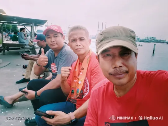 Wing Chun Practitioners Demonstrate Skills by Waterfront – AI Generated Video | Hailuo AI