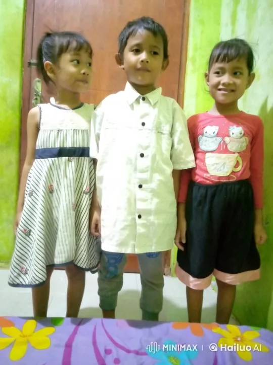 Three Children Practicing Kung Fu in Front of a Door – AI Generated Video | Hailuo AI
