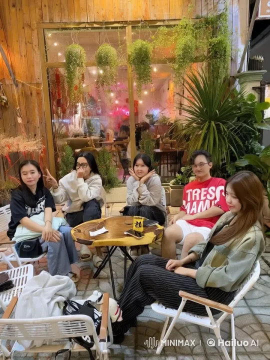 Outdoor Cafe Transforms into Intense Martial Arts Scene – AI Generated Video | Hailuo AI