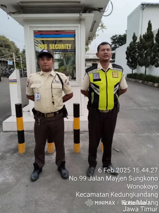 Security Guards Engage in Impressive Kungfu Fight – AI Generated Video | Hailuo AI
