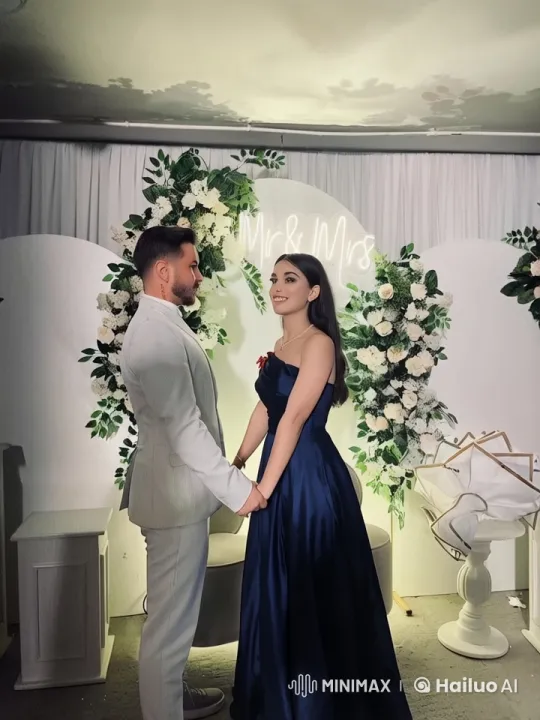 Couple's Graceful Kungfu Battle in Elegant Setting – AI Generated Video | Hailuo AI