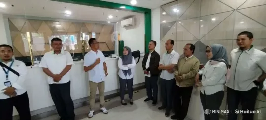 Office Reception Becomes Stage for Martial Arts and Dance Fusion – AI Generated Video | Hailuo AI