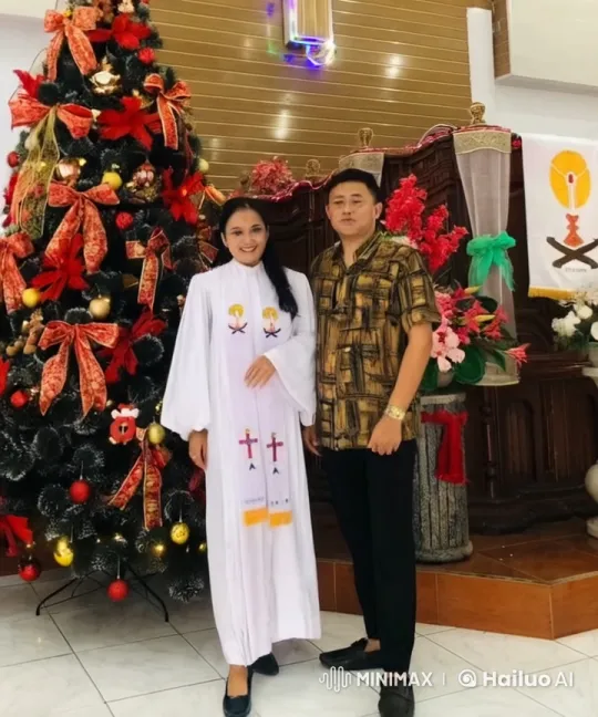 Christmas Tree Kungfu Performance: Holiday Fusion of Martial Arts – AI Generated Video | Hailuo AI