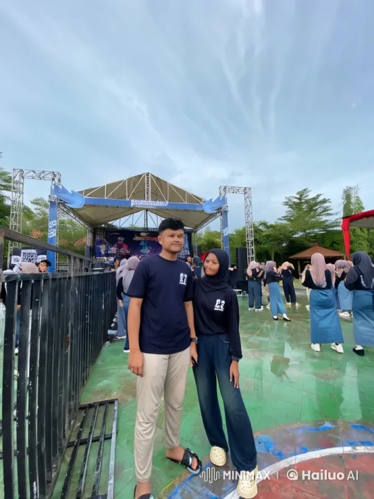 Outdoor Live2D Kung Fu Demonstration with Energetic Performers – AI Generated Video | Hailuo AI