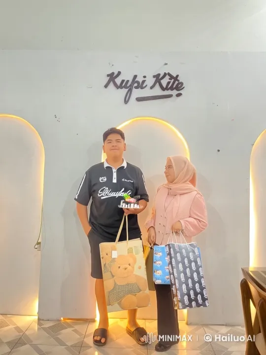 Couple Showcases Kungfu Skills in Live2D Animation – AI Generated Video | Hailuo AI