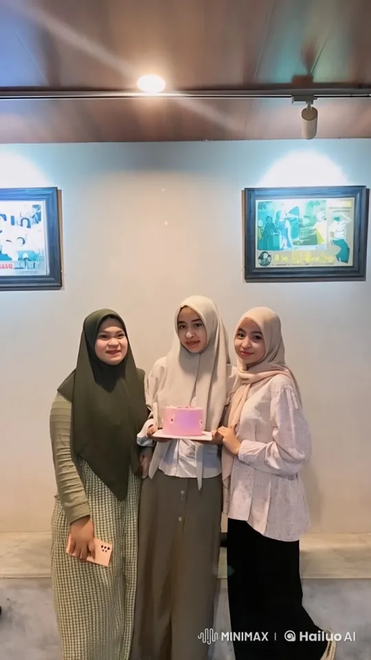 Hijab-Wearing Women Perform Wing Chun Martial Arts – AI Generated Video | Hailuo AI