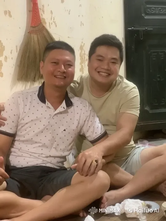 Affectionate Moment Between Two Friends – AI Generated Video | Hailuo AI