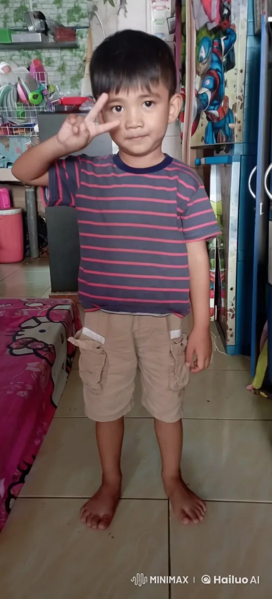 Boy Transforms into Hulk, Demonstrates Superhuman Strength – AI Generated Video | Hailuo AI