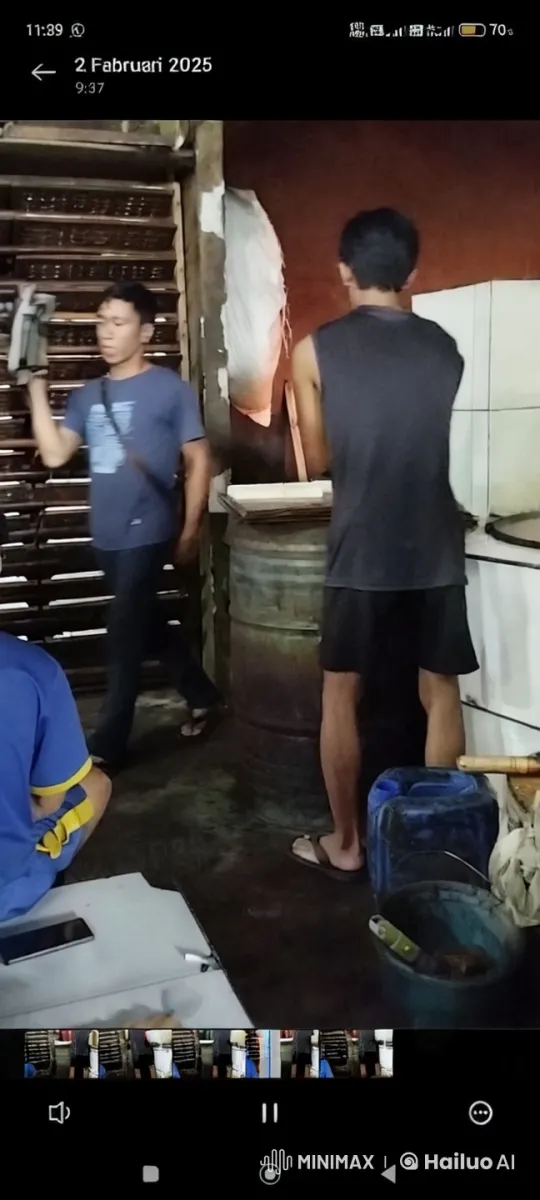 Traditional Workshop Scene with Artisans at Work – AI Generated Video | Hailuo AI