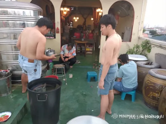 Rooftop Kung Fu Practice with Focused Individuals – AI Generated Video | Hailuo AI