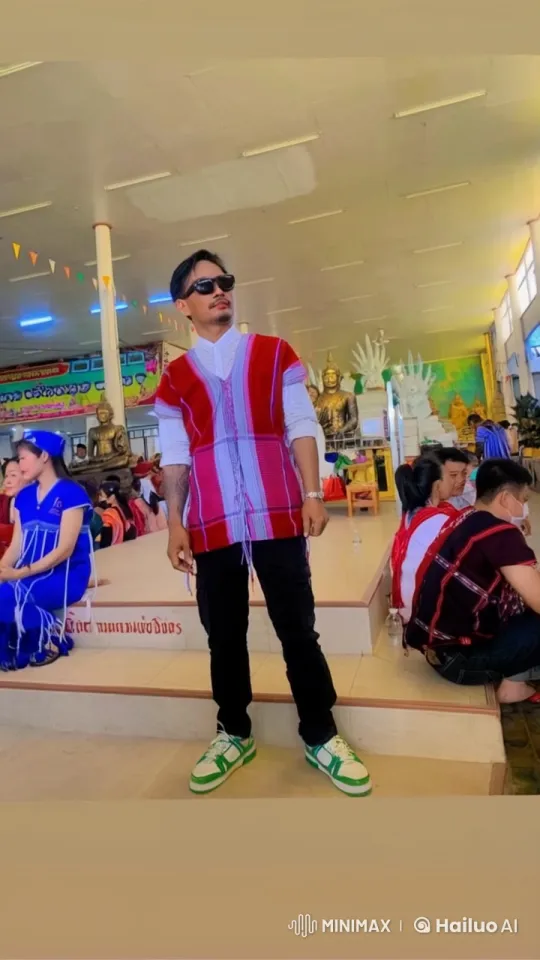 Traditional Martial Arts Demonstration in Cultural Attire – AI Generated Video | Hailuo AI