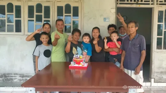 Family Celebrates with Kungfu Pose and Cake – AI Generated Video | Hailuo AI