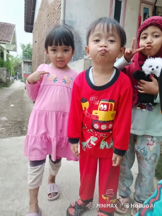 Children Play Kung Fu in Lively Outdoor Scene – AI Generated Video | Hailuo AI