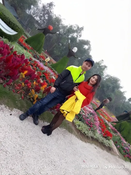 Martial Arts Fight in a Vibrant Flower Garden – AI Generated Video | Hailuo AI