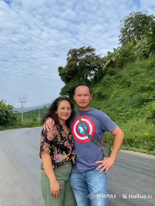 Couple in Nature Embrace Amidst Lush Greenery – AI Generated Video | Hailuo AI