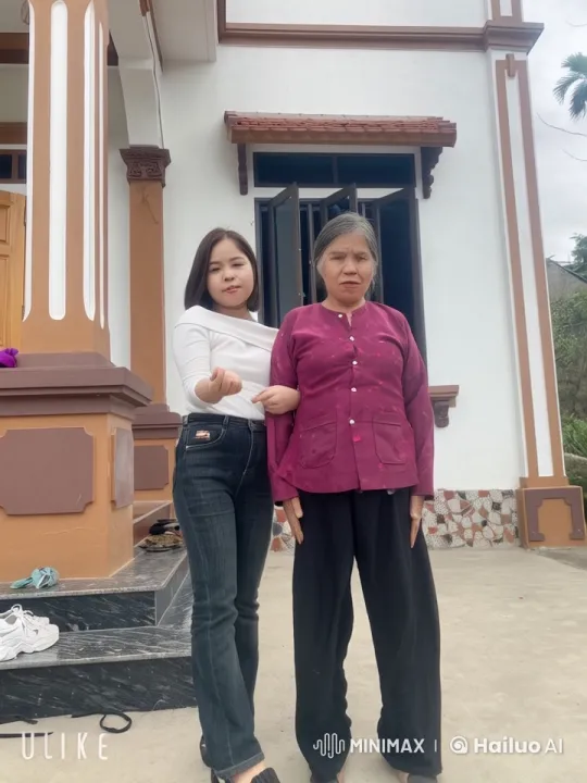 Live2D Video: Women Display Kungfu Skills – AI Generated Video | Hailuo AI