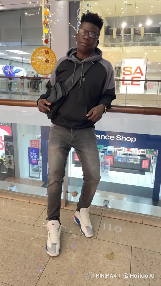 Stylish Young Man Showcases Martial Arts in Static Mall Setting – AI Generated Video | Hailuo AI