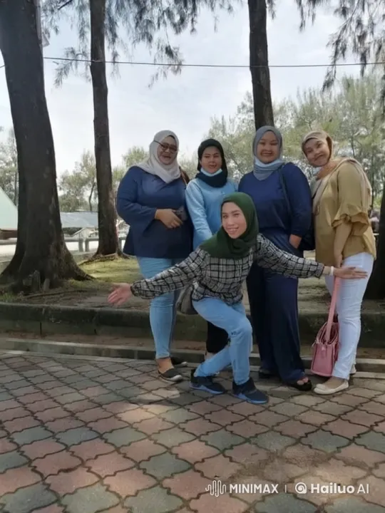 Five Friends Perform Energetic Martial Arts in Nature – AI Generated Video | Hailuo AI