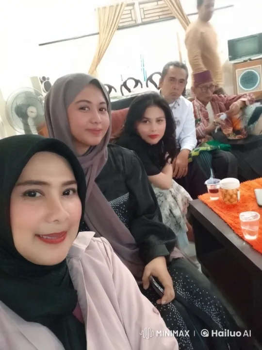 Cozy Living Room Gathering Captured – AI Generated Video | Hailuo AI
