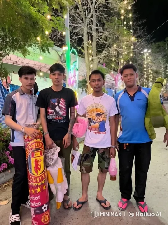 Live2D Animated Martial Arts Display on Festive Night Street – AI Generated Video | Hailuo AI