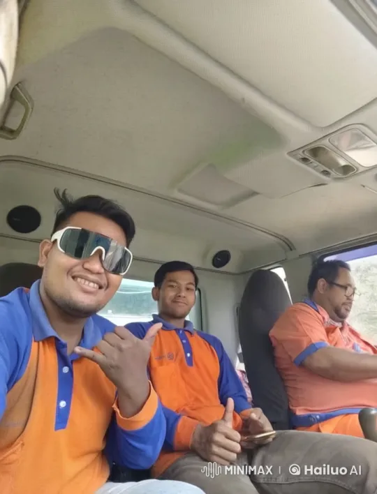Kungfu Trio Performs in a Car – AI Generated Video | Hailuo AI
