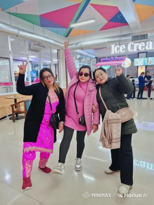 Energetic Women's Poses in Live2D Animated Video – AI Generated Video | Hailuo AI