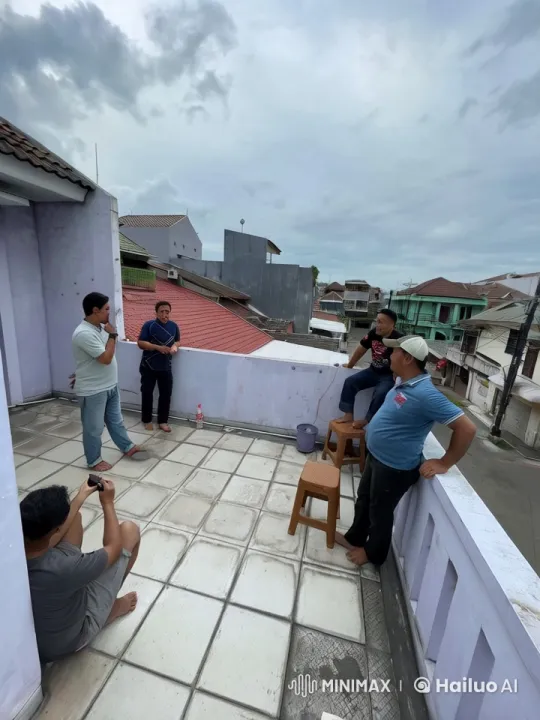 Five Men Engage in Dynamic Kungfu Fight on Rooftop Terrace – AI Generated Video | Hailuo AI