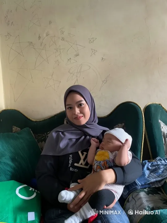 Live2D Animation: Hijabi Woman Performing Kung Fu with Baby – AI Generated Video | Hailuo AI