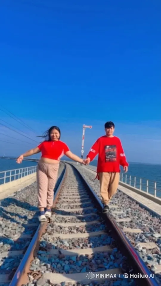 Couple's Intense Kung Fu Battle on Railway – AI Generated Video | Hailuo AI