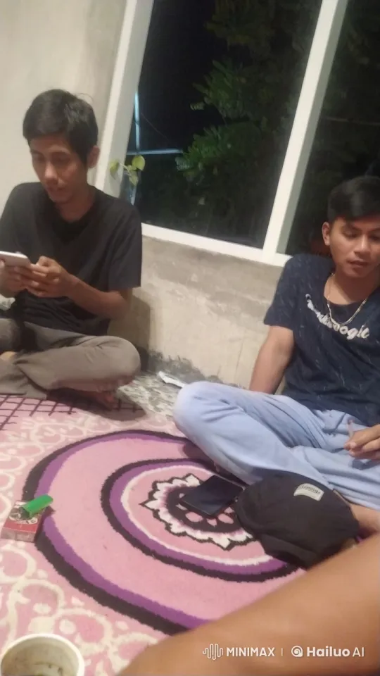 Dynamic Kung Fu Fight on Patterned Rug – AI Generated Video | Hailuo AI