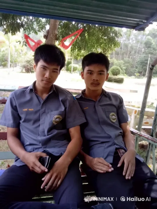 Kung Fu Practitioners Demonstrate Skills on Bench – AI Generated Video | Hailuo AI
